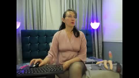 Oriana  online show from May 27, 12:43 am