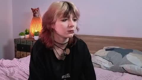 Ashley online show from November 6, 6:25 pm