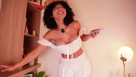 Oshun  online show from April 6, 11:55 am