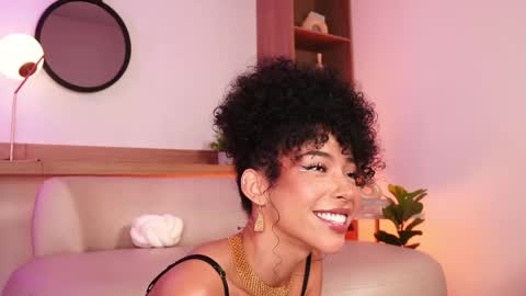 Oshun  online show from May 16, 11:15 pm