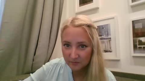 oxifoxi online show from October 6, 10:10 am