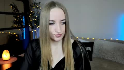 Oxy Foxie online show from May 20, 6:38 pm