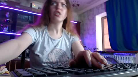 Ella online show from May 19, 6:53 am