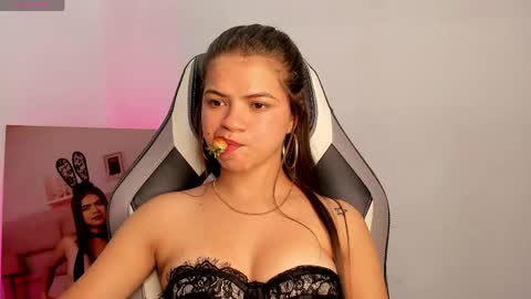 Paige online show from May 9, 4:25 am