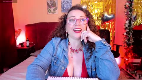 Snapshot of pam_hills chatting on February 3, 6:07 pm You can call me Mommy Goddess Queen online show from February 3, 6:07 pm