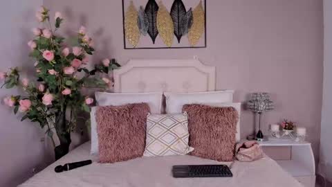 Pamela Duque  online show from February 27, 2:42 am