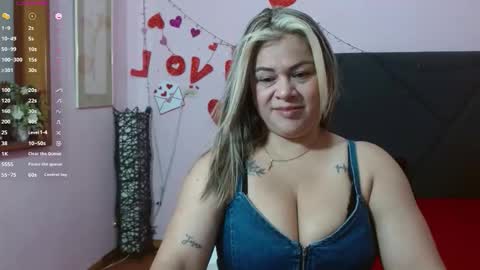 pamela_echeverria online show from May 16, 11:42 am