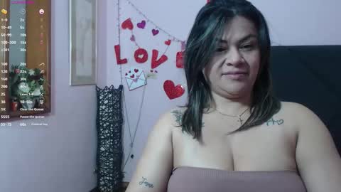 pamela_echeverria online show from May 2, 11:57 am