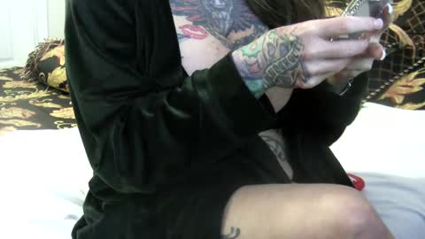 PAMELA GUNNS online show from January 29, 3:47 pm