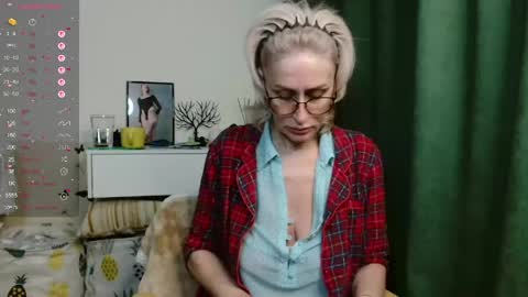 pamellamurphy online show from May 17, 12:10 am