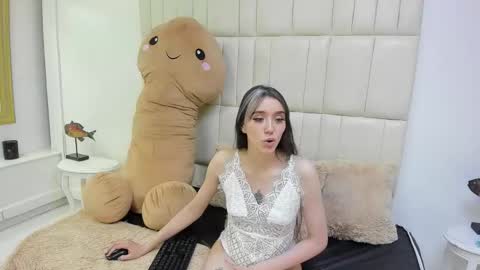 Paola online show from November 5, 3:45 am