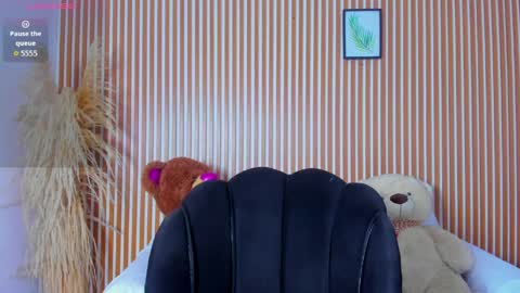 paola online show from March 31, 12:32 am