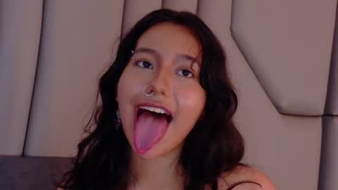 Samara  Nikki online show from June 2, 6:31 pm