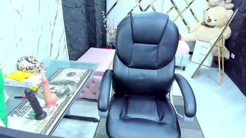 paris petit online show from March 10, 8:24 pm