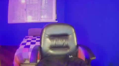Snapshot of paris_vixen13 chatting on February 24, 6:15 pm paris_vixen13 online show from February 24, 6:15 pm