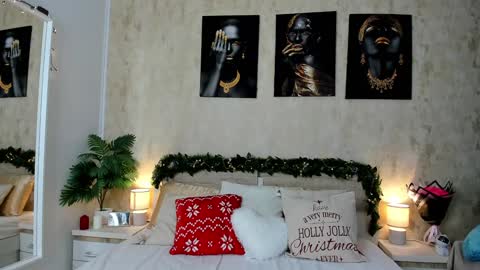 Paris online show from December 17, 4:45 am