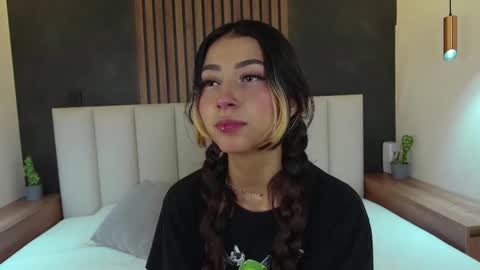 PARIS online show from February 12, 7:56 pm