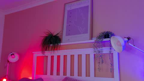 PARIS online show from March 19, 2:05 am