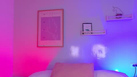 PARIS online show from March 14, 8:10 pm