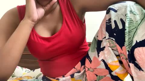 parneetu_642 online show from April 26, 3:43 pm