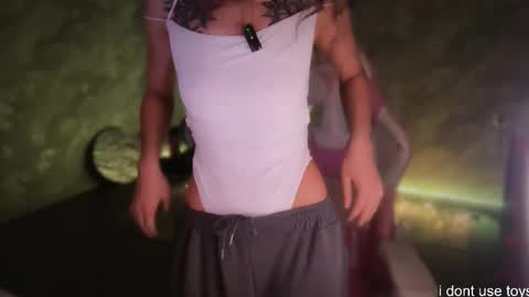 Linn online show from December 19, 6:33 pm