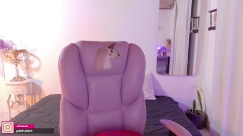 Sofa online show from May 25, 4:33 am