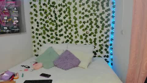 paulina online show from October 3, 12:38 am