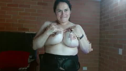 paula__117 online show from April 4, 10:41 pm