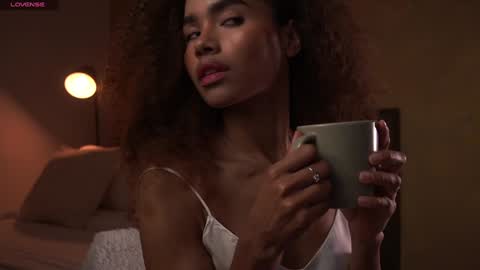 Paula online show from December 9, 9:05 pm