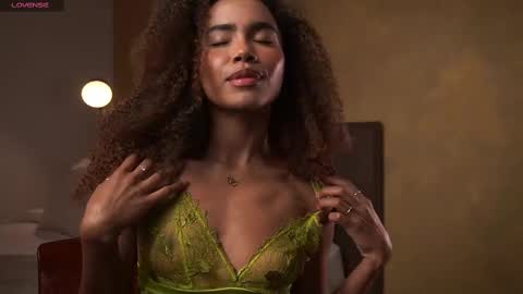 Paula online show from December 4, 9:35 pm