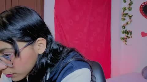 Paula  online show from May 15, 6:05 am
