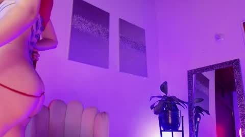 Paula Toro  online show from May 20, 1:52 pm