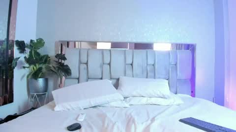 PAULINA  online show from April 7, 9:39 pm