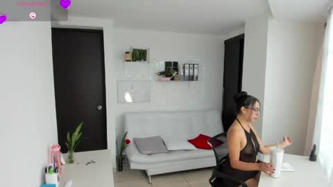 paulina online show from May 22, 7:01 pm