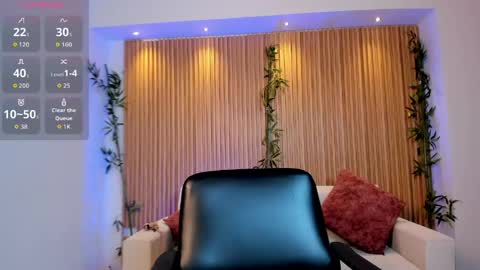 Paulina  online show from May 7, 1:04 pm