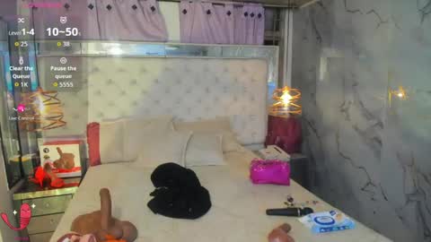 paulinabelen21 online show from May 26, 2:44 am