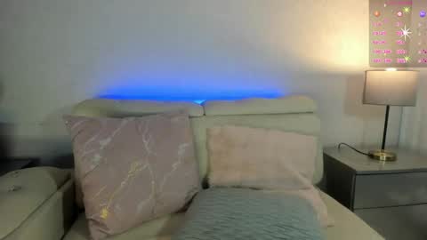 PaulinaSaennz online show from May 11, 12:40 pm