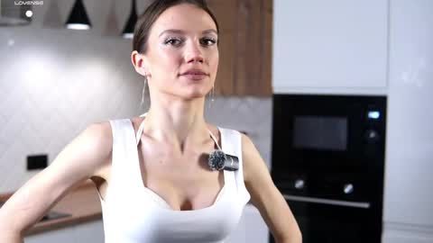 Sexy Mila online show from May 22, 7:17 am