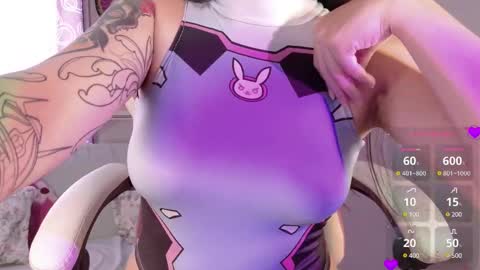  P E A C H   online show from March 5, 4:02 pm