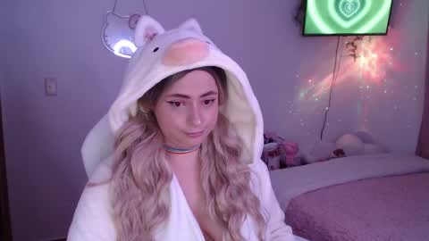 Snapshot of peacherry_ chatting on March 11, 10:31 pm peacherry_ online show from March 11, 10:31 pm
