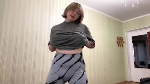 Molly online show from June 21, 3:38 pm
