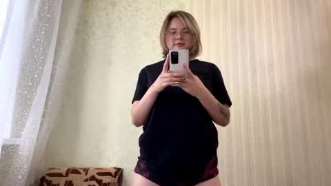 Molly online show from July 31, 2:18 pm