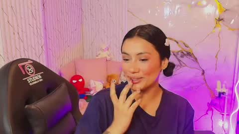 peachy_tay online show from May 7, 12:20 pm