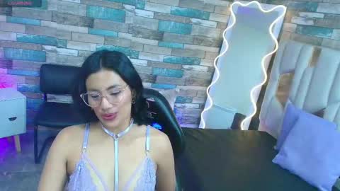 peachy_tay online show from January 12, 12:10 pm