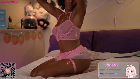 peachypeachgirl online show from November 27, 12:46 am