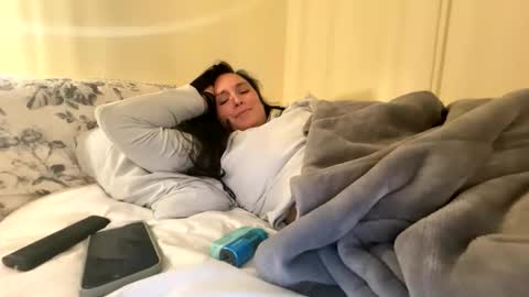 PeachyObsession online show from April 5, 1:59 am