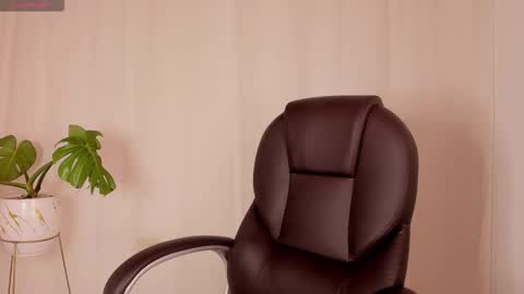 LILLY online show from October 26, 1:45 am