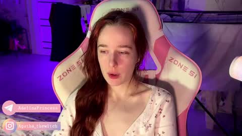 Snapshot of pearlprincess_ chatting on March 9, 3:32 am Adelina online show from March 9, 3:32 am