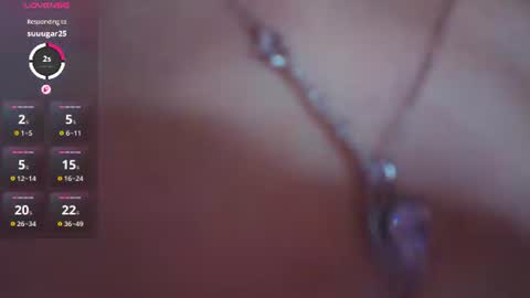 pearly_peach_ online show from June 17, 12:12 am