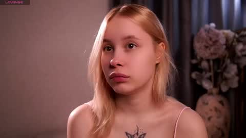 Lily online show from May 26, 4:12 am